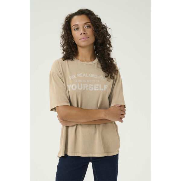 culture tshirt "the real growth is being more of yourself" beige